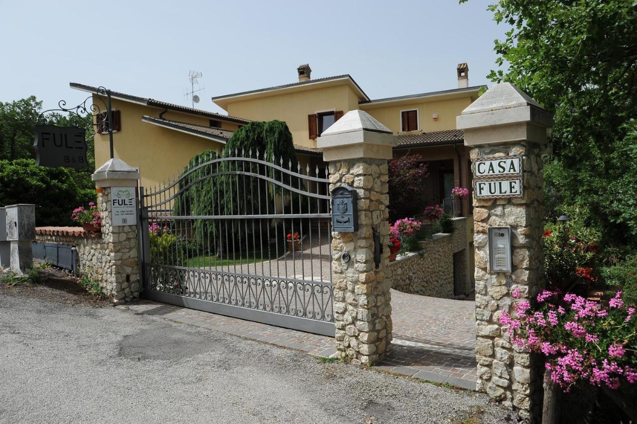 Affittacamere Fule Fontecchio Bagian luar foto